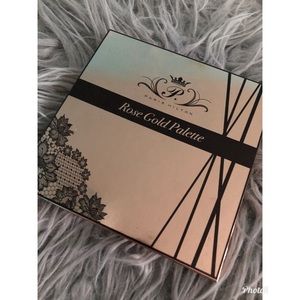 Paris Hilton Rose Gold Palette